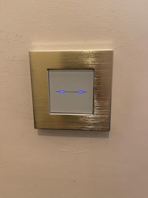 Newly Refurbished Apartment, Near Station & River Londra Exterior foto